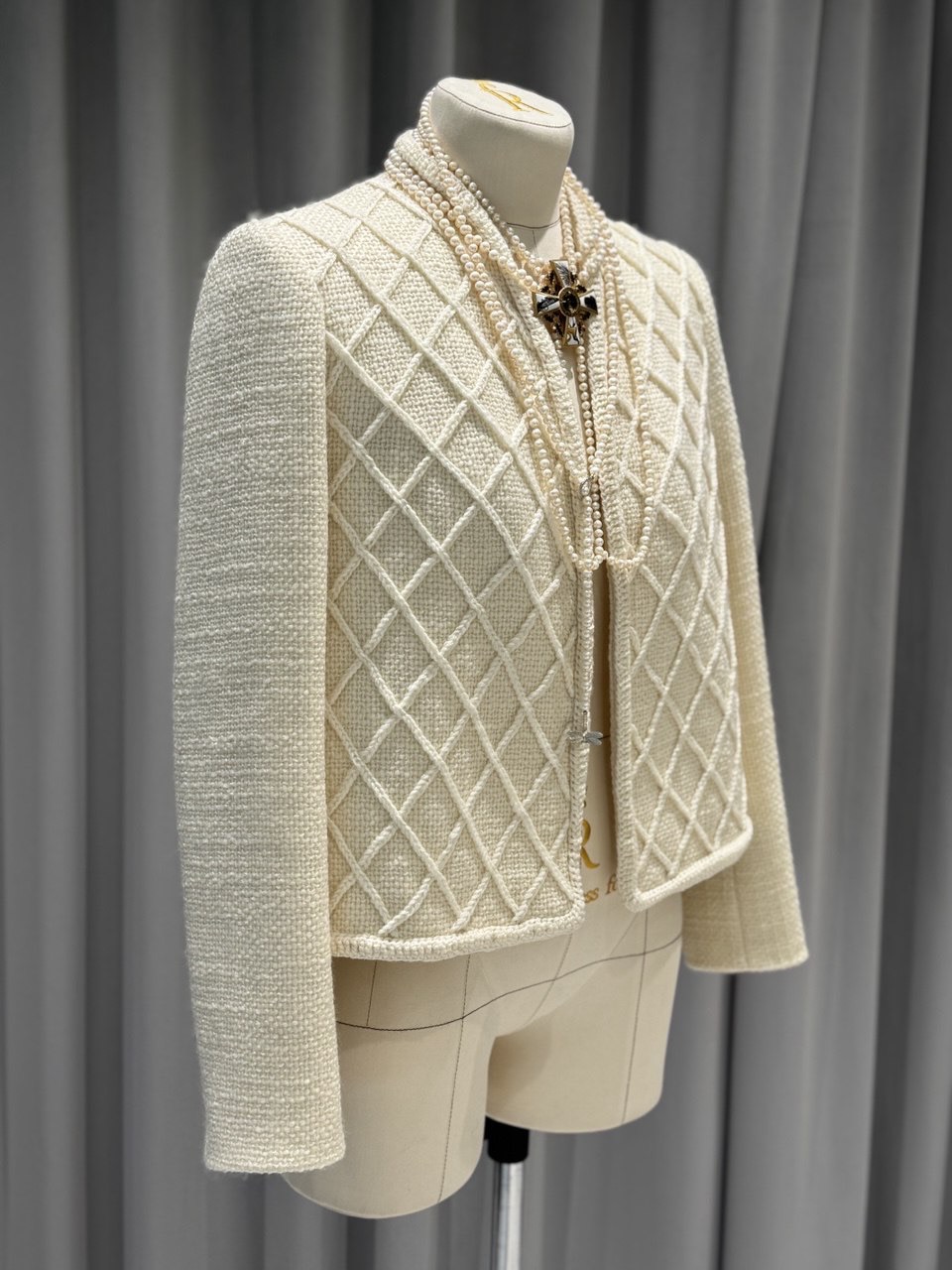 Кашемировый жакет от Speranza Couture с элементами ручной вязки