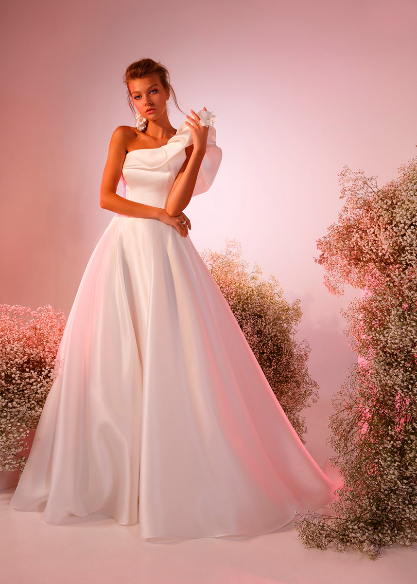 Модель ARRA от Versal wedding dress