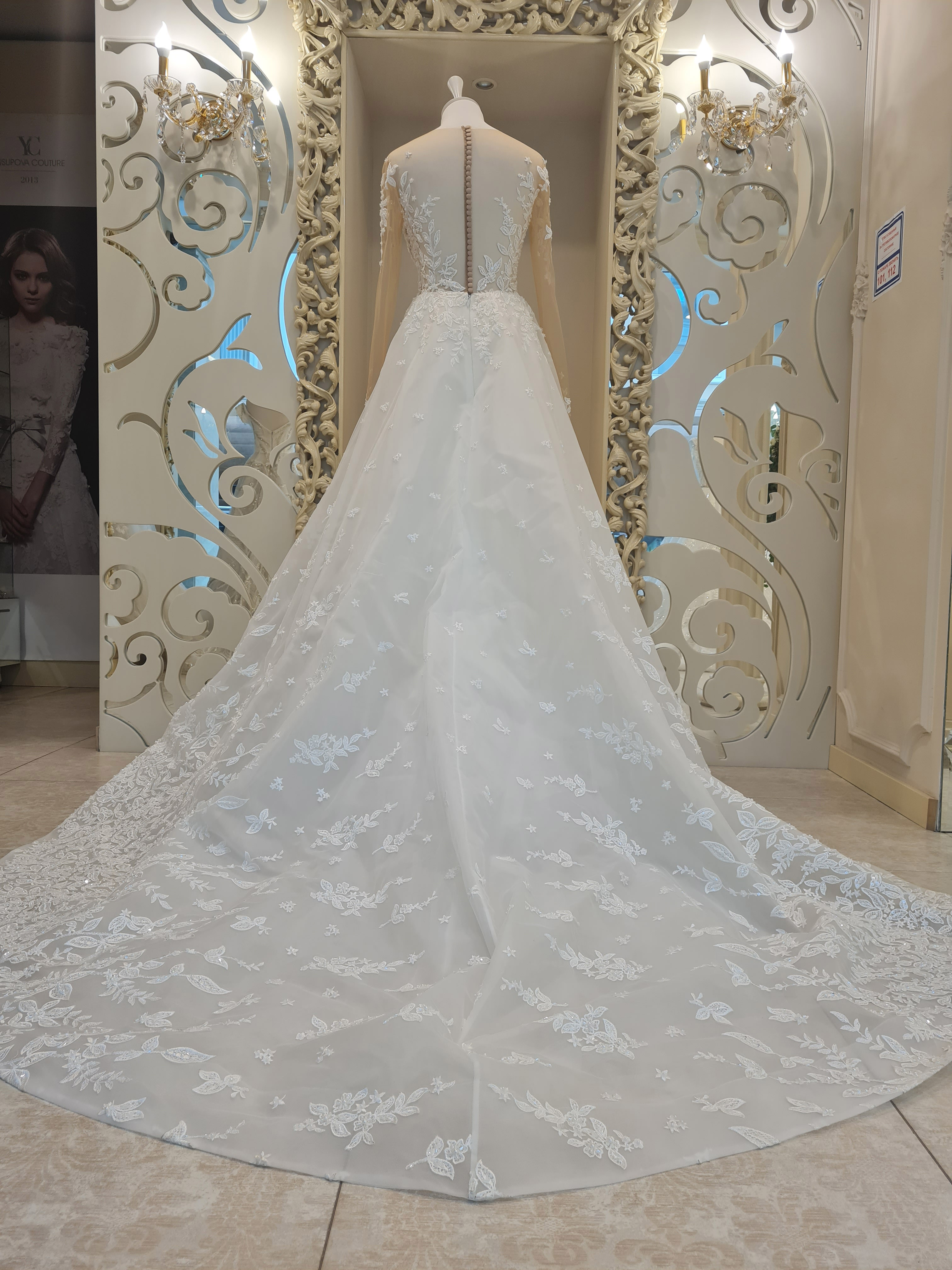 Модель LORA2 от Versal wedding dress