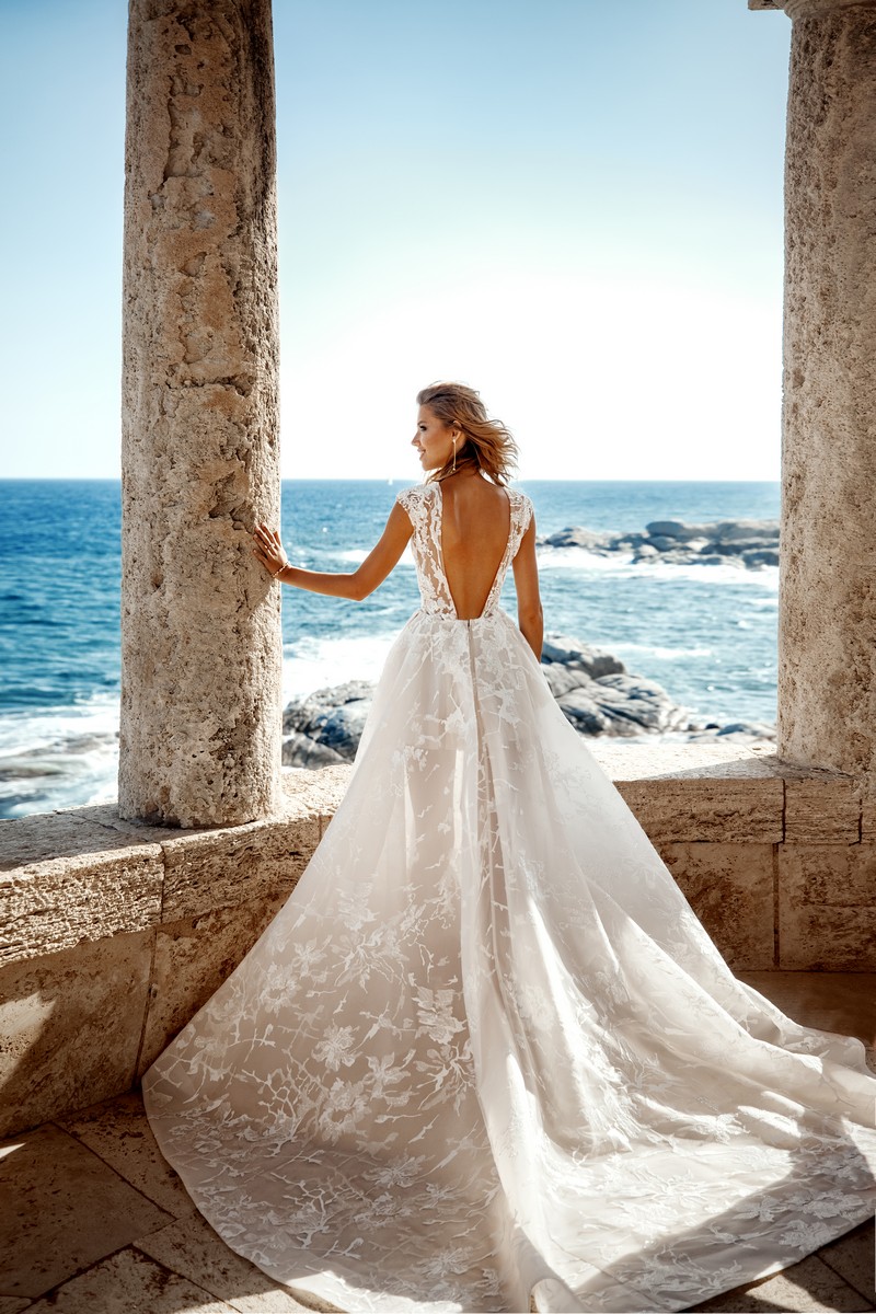 Модель SORRENTO от Versal wedding dress