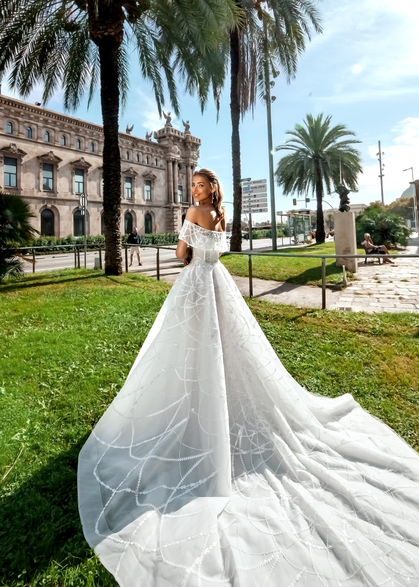 Модель EZRA от Versal wedding dress
